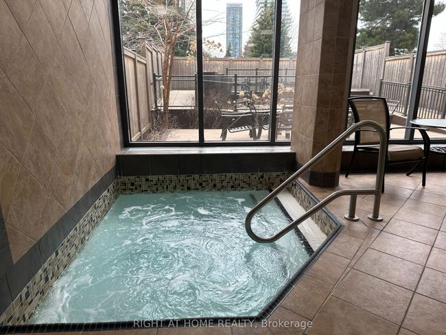 1406 - 300 Webb Dr, Condo with 3 bedrooms, 2 bathrooms and 1 parking in Mississauga ON | Image 34