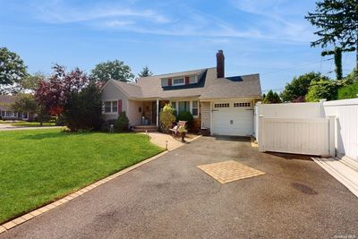 1354 Alton Road, House other with 4 bedrooms, 2 bathrooms and null parking in Rockville Centre NY | Image 2