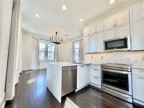 3523 Chestnut St, New Orleans, LA, 70115-3612 | Card Image