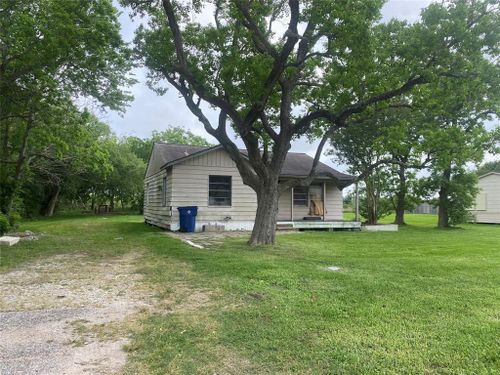 3003 2nd Ave N, Texas City, TX, 77590-6803 | Card Image