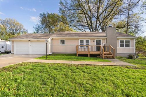 8025 Waverly Ave, Kansas City, KS, 66109-2264 | Card Image