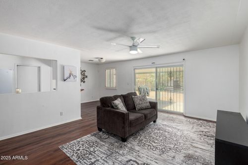 7327 N 21st Ave, Phoenix, AZ, 85021-7811 | Card Image