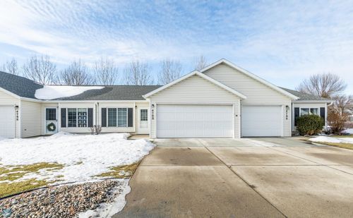 4788 10th Avenue S, Fargo, ND, 58103 | Card Image