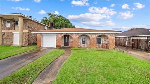 6741 Morrison Rd, New Orleans, LA, 70126-2705 | Card Image