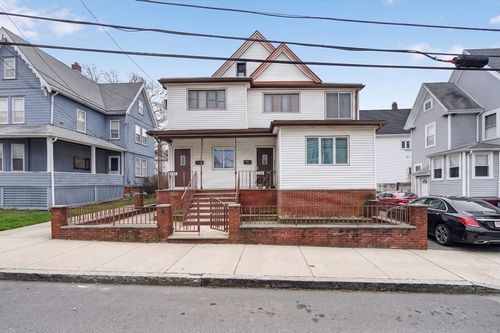 141-139-141 Bradford St, Everett, MA, 02149-1402 | Card Image