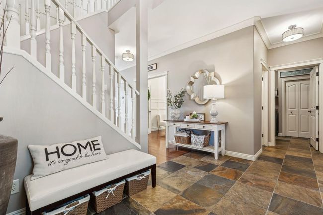 316 Everbrook Way Sw, House other with 4 bedrooms, 4 bathrooms and 4 parking in Calgary AB | Image 4