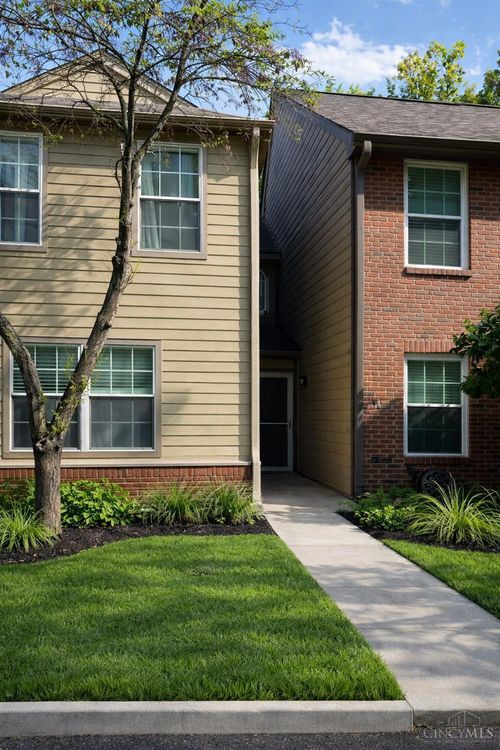 10555 Montgomery Rd, Montgomery, OH, 45242-4454 | Card Image