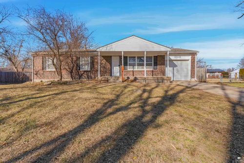 3018 James Ave, Manhattan, KS, 66502-2056 | Card Image