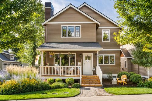 597 W Jefferson Ave, Sisters, OR, 97759-1860 | Card Image