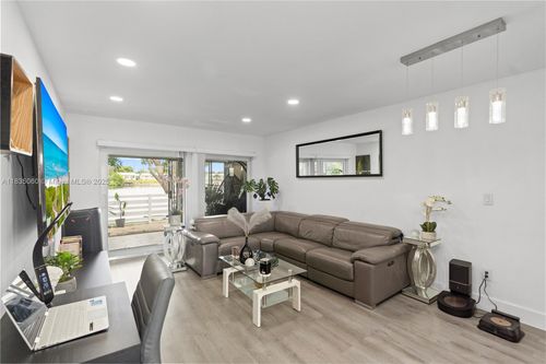 2418 Nw 52nd St, Tamarac, FL, 33309-2606 | Card Image