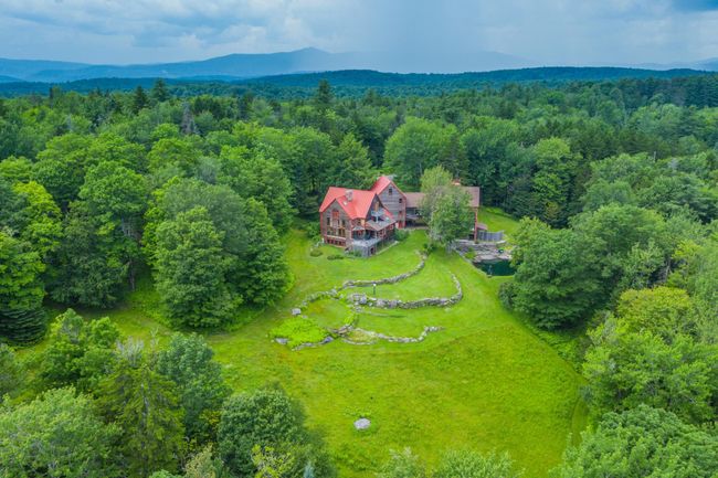 30 Not A Road, House other with 5 bedrooms, 3 bathrooms and null parking in Wilmington VT | Image 1