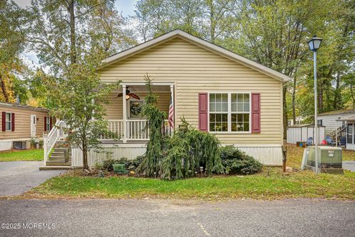 135 Village Rd, Morganville, NJ, 07751-1103 | Card Image