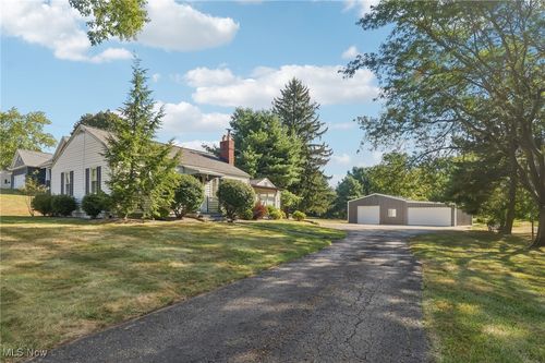 6276 Pilot Knob Ave Ne, Louisville, OH, 44641-9252 | Card Image