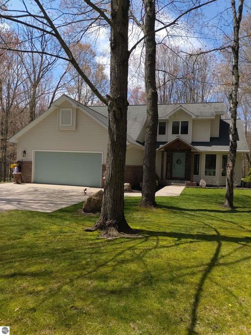 5490 Oak, Farwell, MI, 48622 | Card Image