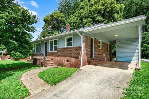 815 Wilbrown Cir, Charlotte, NC, 28217-2511 | Card Image