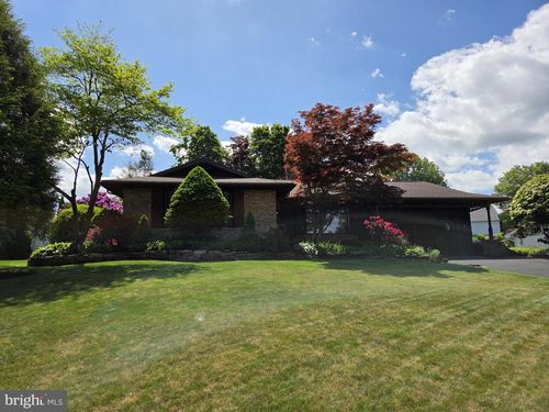 10 Pine Rd, Wilkes Barre, PA, 18705-2221 | Card Image