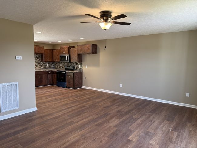 93 Hesselly Rd, House other with 3 bedrooms, 2 bathrooms and 2 parking in Decherd TN | Image 10