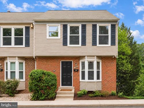 2213 S Pollard St, Arlington, VA, 22204-5436 | Card Image