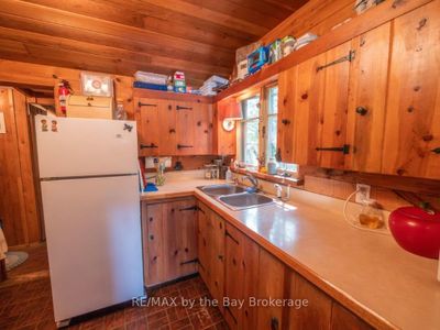 15548 Georgian Bay Rd, House other with 2 bedrooms, 1 bathrooms and null parking in Honey Harbour ON | Image 2