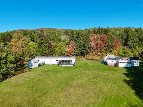 2952 Highway 395, East Lake Ainslie, NS, B0E3M0 | Card Image