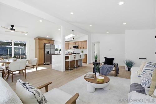 5165 Winthrop St, San Diego, CA, 92117-1422 | Card Image