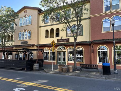 9061 Windsor Rd, Windsor, CA, 95492-9702 | Card Image