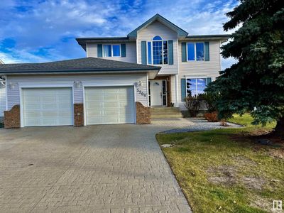 5909 43 A St, House other with 5 bedrooms, 4 bathrooms and null parking in Vegreville AB | Image 1