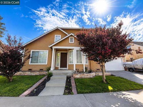 932 Edgewood Cir, Suisun City, CA, 94585-1764 | Card Image