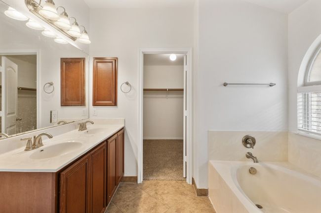 155 San Miniato St, House other with 4 bedrooms, 2 bathrooms and 3 parking in Georgetown TX | Image 17
