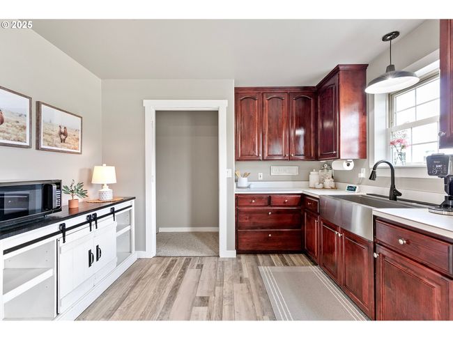 34207 Enos Dr, House other with 5 bedrooms, 5 bathrooms and 2 parking in Halsey OR | Image 29
