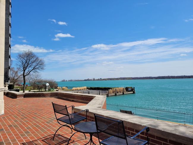 8162 E Jefferson Mezz B, Condo with 2 bedrooms, 2 bathrooms and null parking in Detroit MI | Image 9