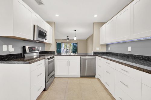 apt-202-100 Pelican Pointe Dr, Delray Beach, FL, 33483-8003 | Card Image
