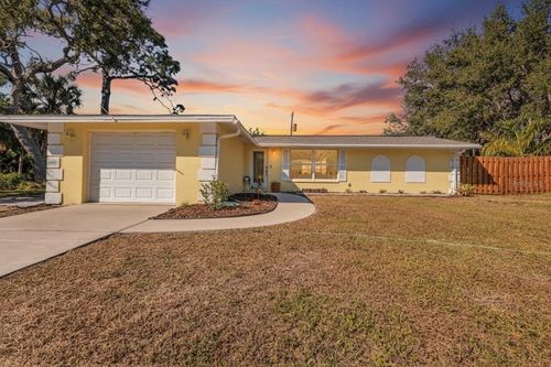 526 Grant Rd, Venice, FL, 34293-3169 | Card Image