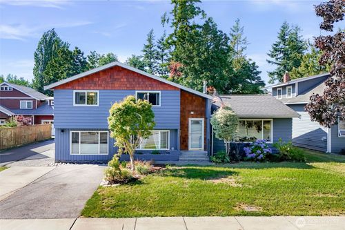908 Glenning St, Lynden, WA, 98264-1321 | Card Image