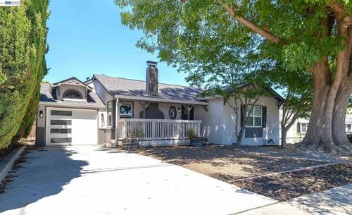16004 Wellington Way, San Leandro, CA, 94578-1445 | Card Image