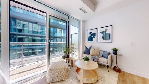 500 Dupont St, Toronto, ON, M6G0B8 | Card Image