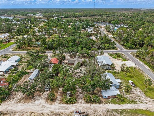 907 2 Nd Ave Se, House other with 4 bedrooms, 2 bathrooms and null parking in STEINHATCHEE FL | Image 34