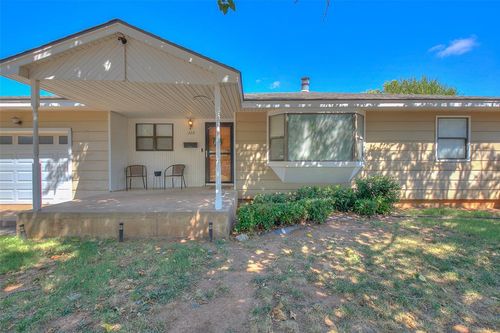 325 W Dogwood St, Hobart, OK, 73651-1607 | Card Image