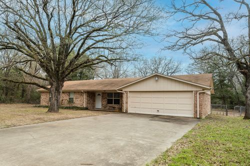 4 Douglas Dr, Mabank, TX, 75156-6826 | Card Image
