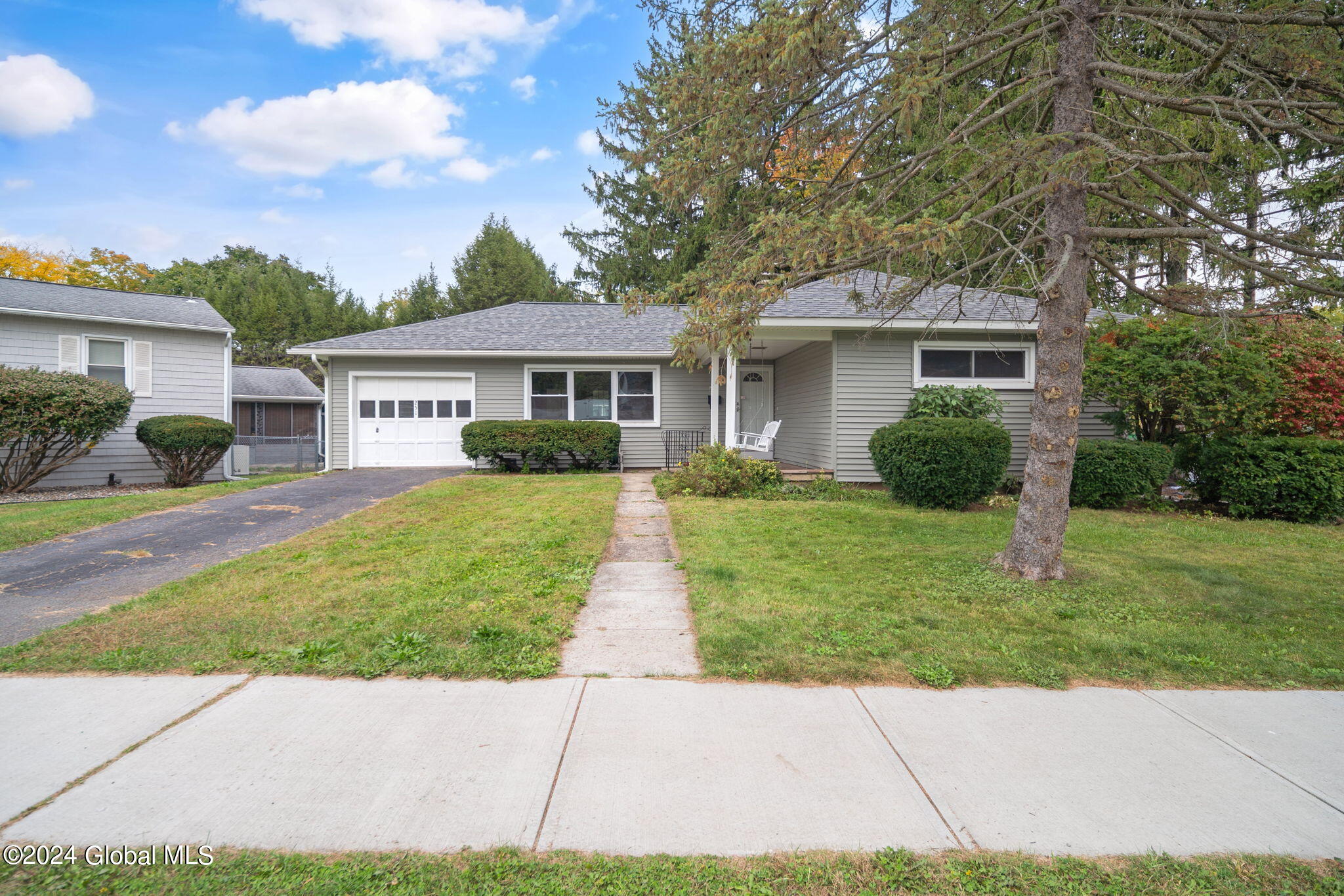 Woodlawn Ave, Albany, NY 12208