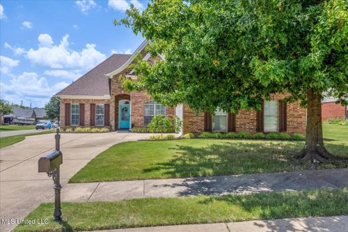 5605 Grey Wolf Dr, Southaven, MS, 38672-6577 | Card Image