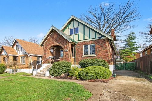 3058 Penrose Pl, Cincinnati, OH, 45211-6718 | Card Image