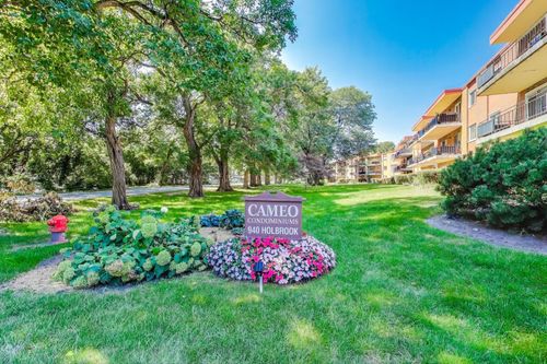 apt-8a-940 Holbrook Rd, Homewood, IL, 60430-4518 | Card Image