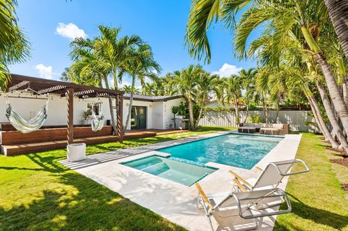 2133 Ne 25th St, Wilton Manors, FL, 33305-1529 | Card Image