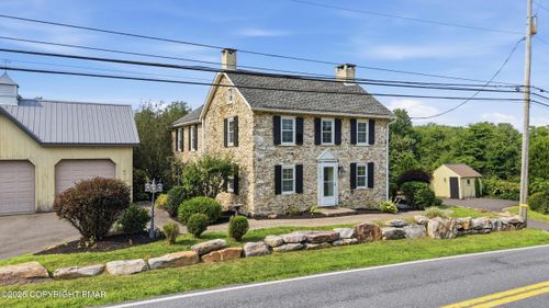 435 Huffs Church Rd, ALBURTIS, PA, 18011-2221 | Card Image