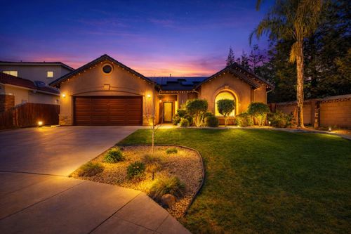 2852 W Indiana Ave, Caruthers, CA, 93609-9685 | Card Image