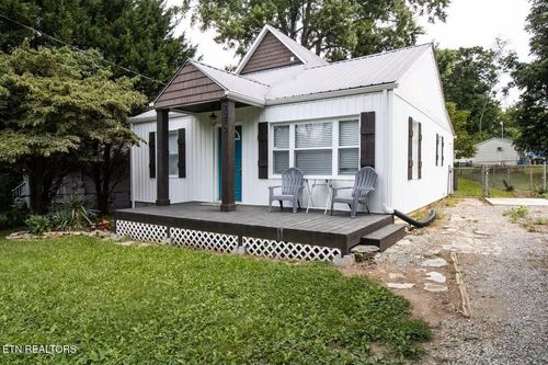 2210 Bradshaw Garden Rd, Knoxville, TN, 37912-5884 | Card Image