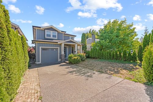 15568 Russell Ave, White Rock, BC, V4B2R3 | Card Image