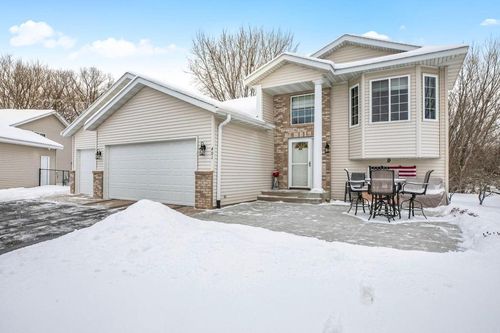 401 Cedarwood Ct, Waite Park, MN, 56387-4504 | Card Image