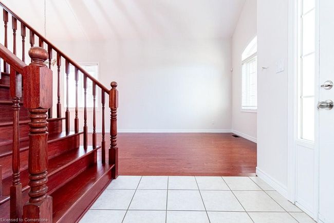 39 Naomi Crt, House other with 4 bedrooms, 3 bathrooms and 6 parking in Ancaster ON | Image 5